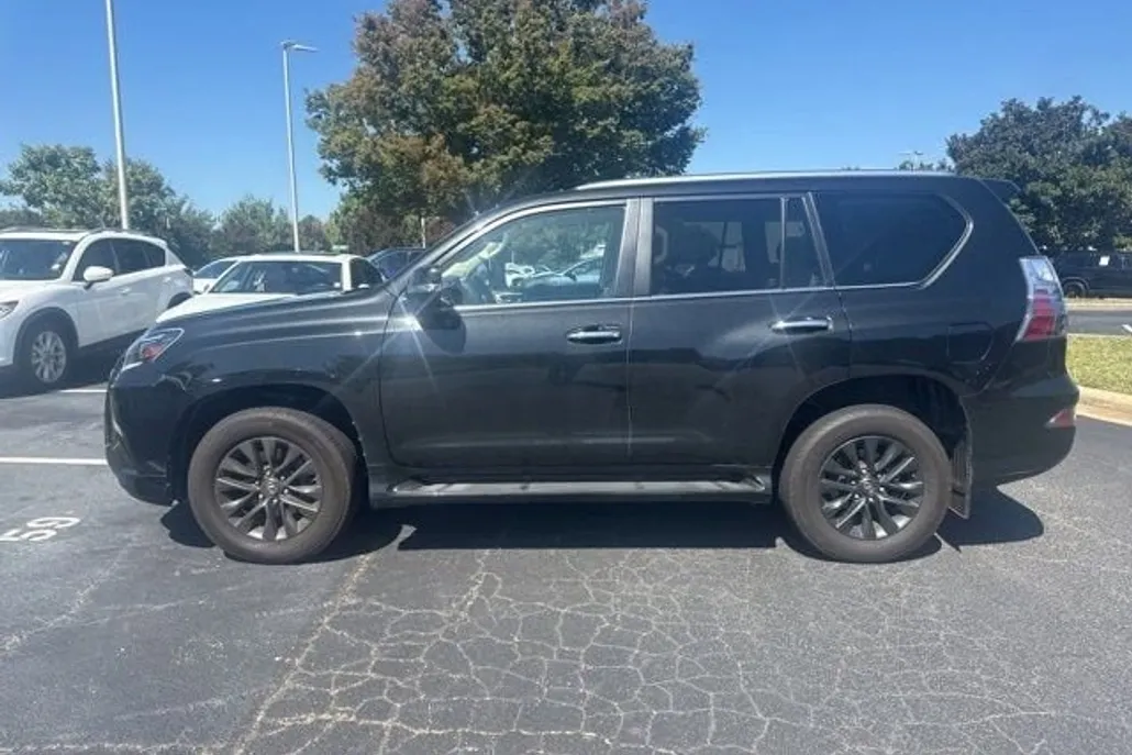 2022 Lexus GX 460 Premium photo 1