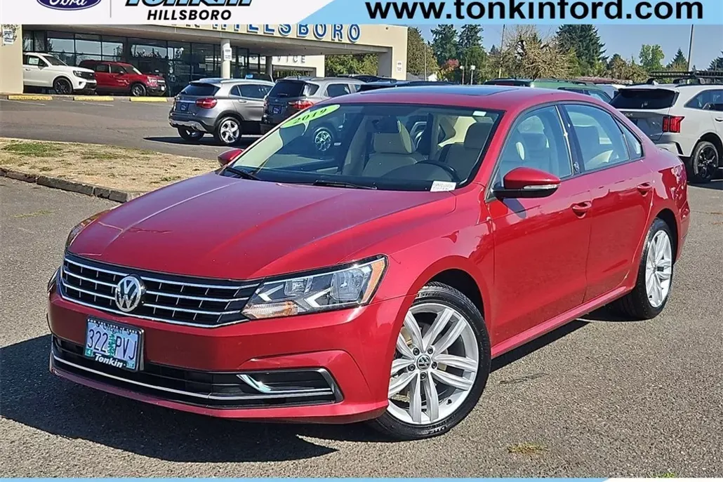 2019 Volkswagen Passat 2.0T Wolfsburg Edition photo 1