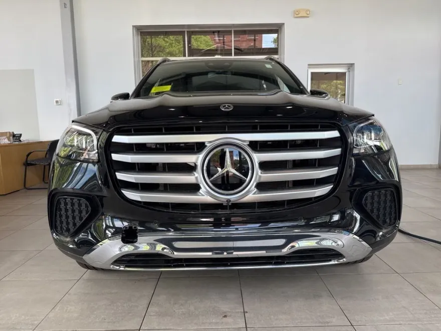 2025 Mercedes Benz GLS 450 4MATIC photo 1