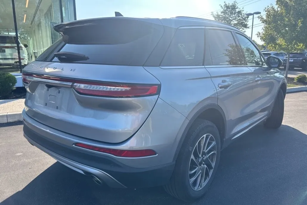 2022 Lincoln Corsair Standard photo 1