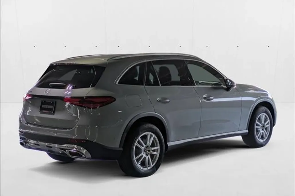 2025 Mercedes Benz GLC 300 photo 1