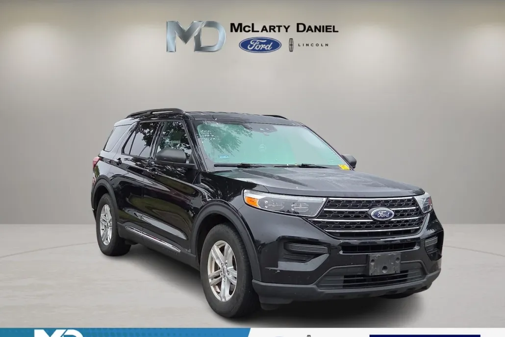 2020 Ford Explorer XLT photo 1