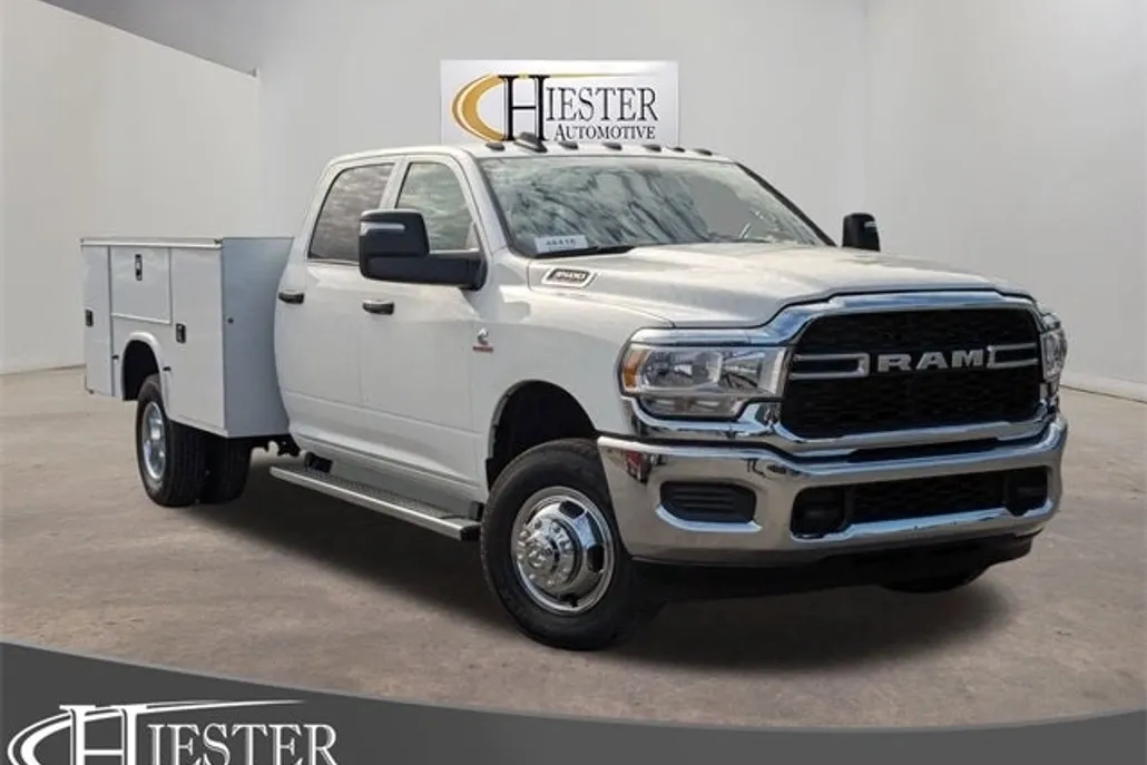 2024 Ram 3500 Tradesman photo 1