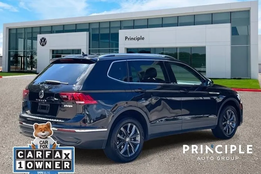 2022 Volkswagen Tiguan SE photo 1