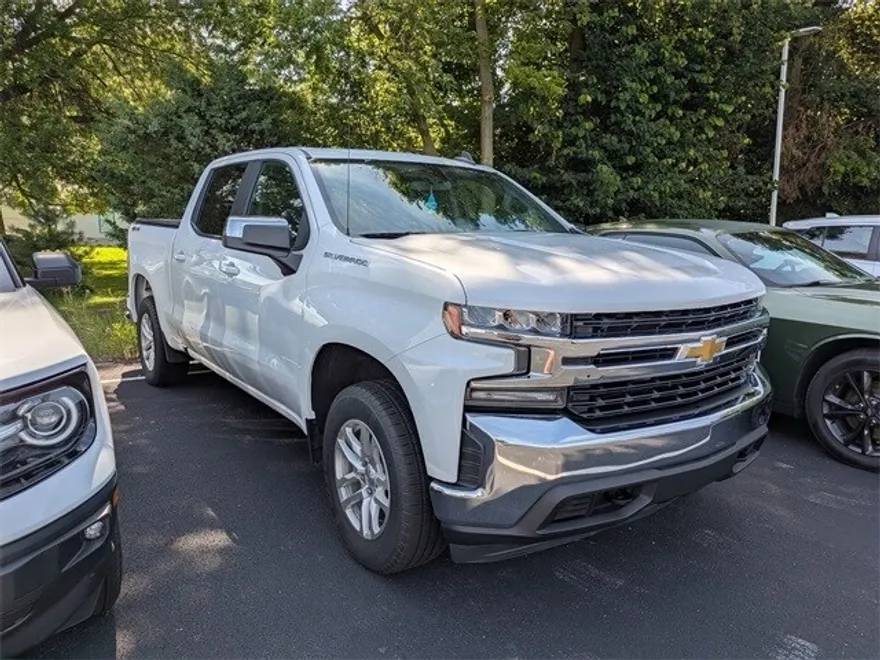 2022 Chevrolet Silverado 1500 LT photo 1
