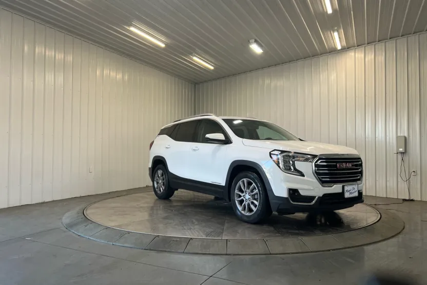 2024 Gmc Terrain SLT photo 1