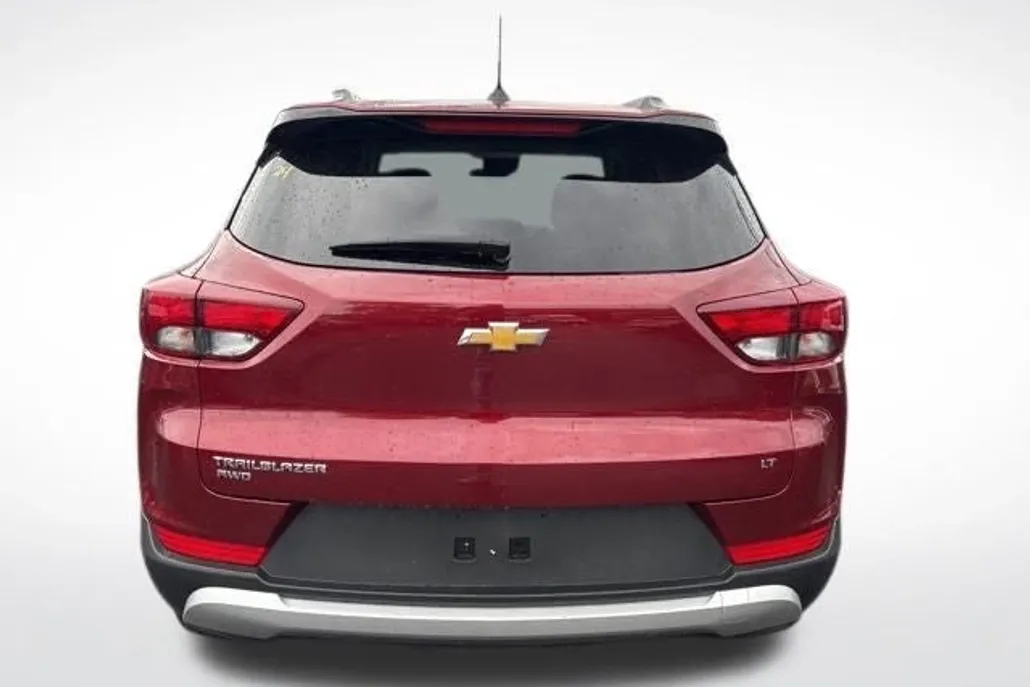 2024 Chevrolet Trailblazer LT photo 1