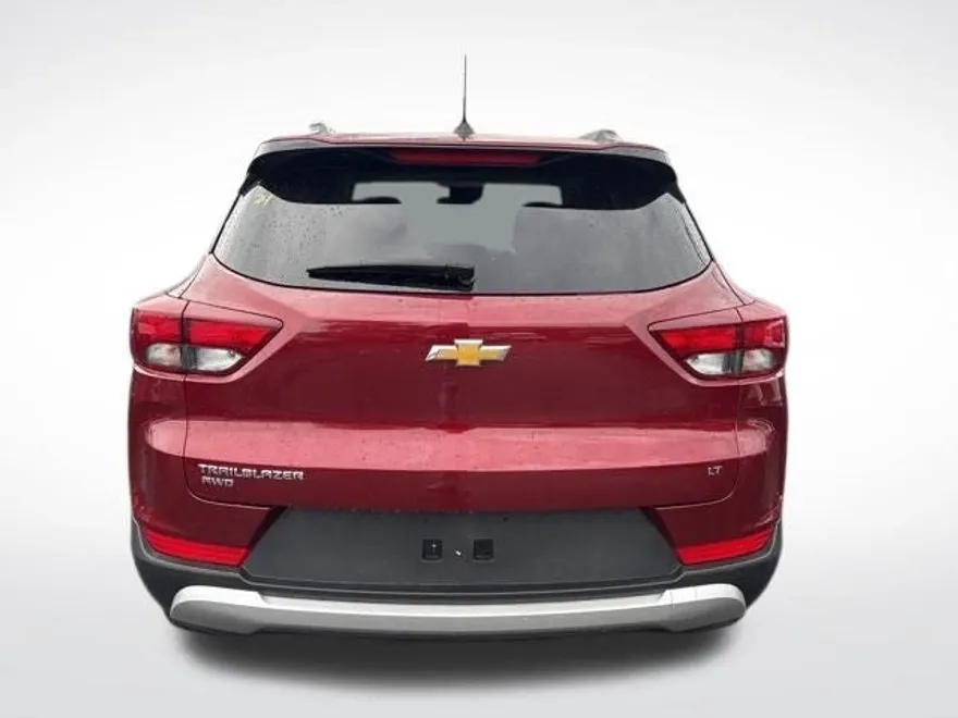 2024 Chevrolet Trailblazer LT photo 1