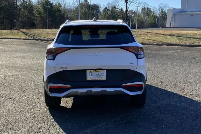 2025 Kia Sportage EX photo 1
