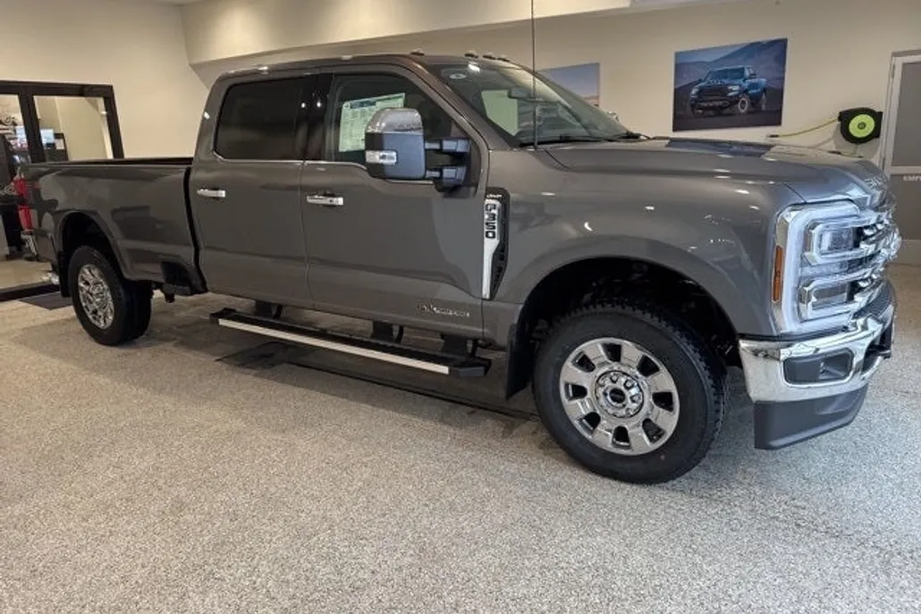 2025 Ford F-350 photo 1