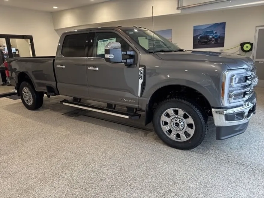 2025 Ford F-350 photo 1