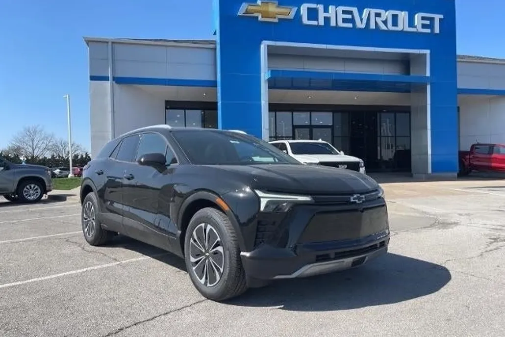 2025 Chevrolet Blazer EV photo 1