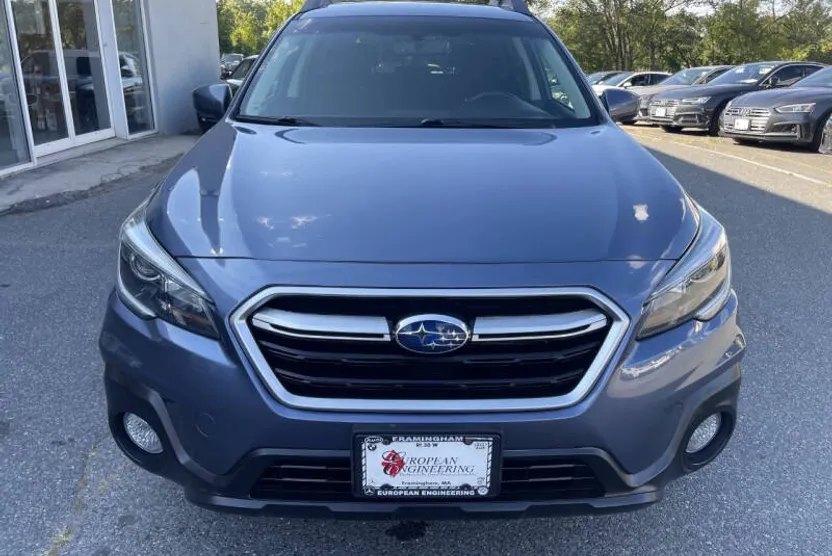 2018 Subaru Outback 2.5i Premium photo 1