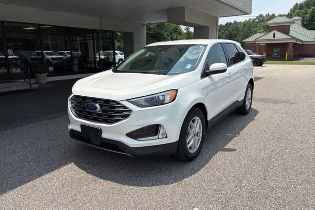 2022 Ford Edge SEL photo 1