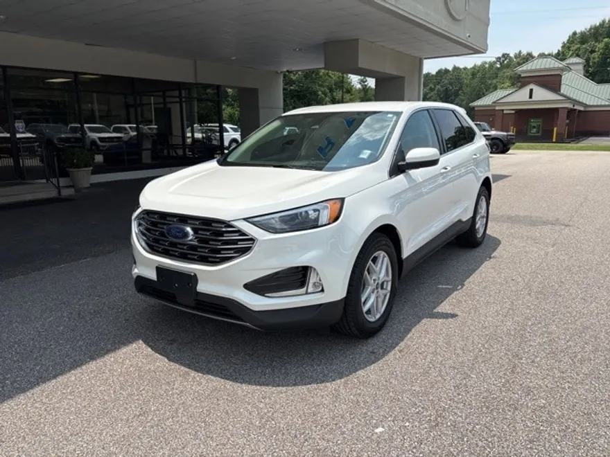2022 Ford Edge SEL photo 1