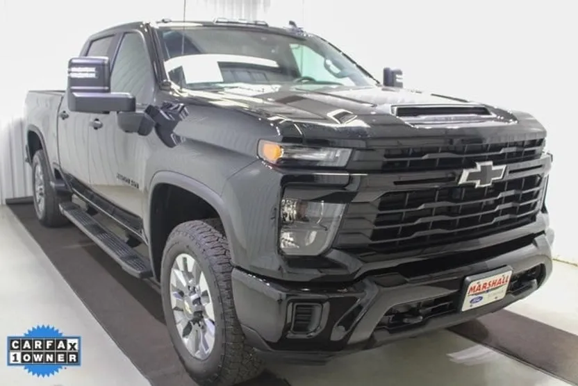 2024 Chevrolet Silverado 2500HD Custom photo 1