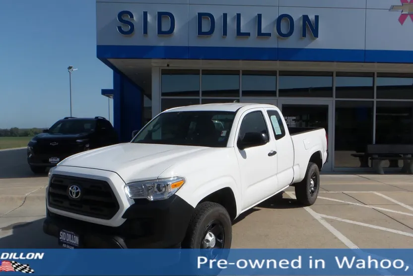 2017 Toyota Tacoma SR photo 1