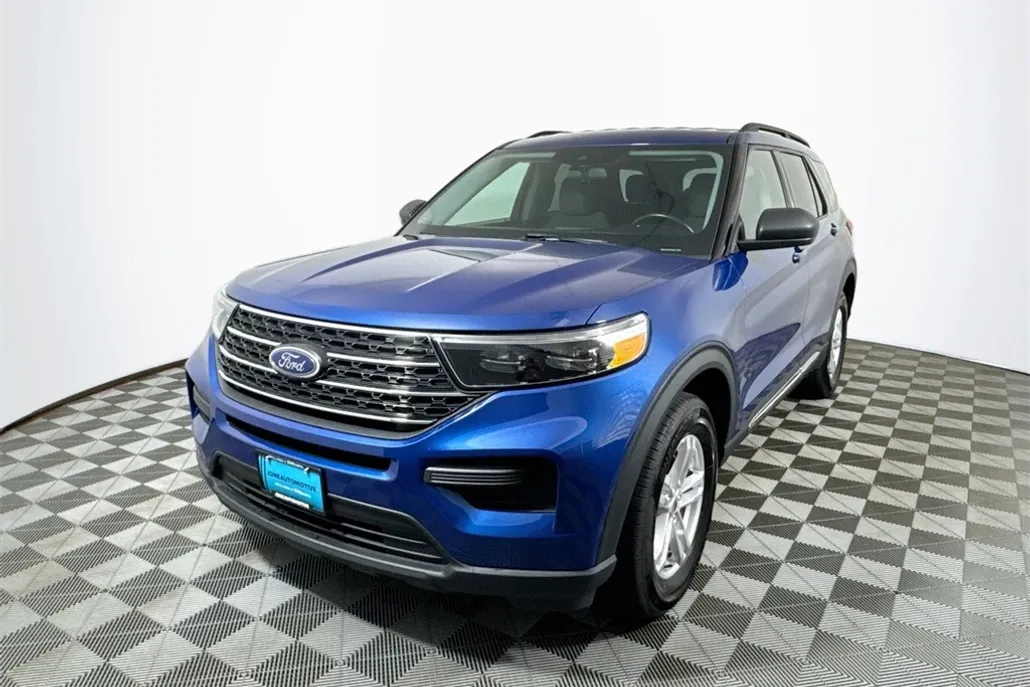 2022 Ford Explorer XLT photo 1