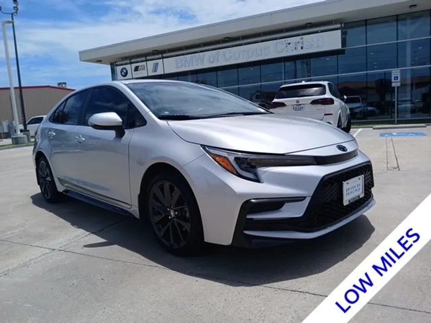 2024 Toyota Corolla SE photo 1