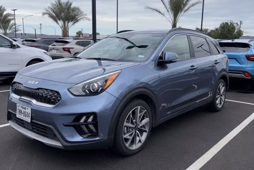 2022 Kia Niro Touring Special Edition photo 1