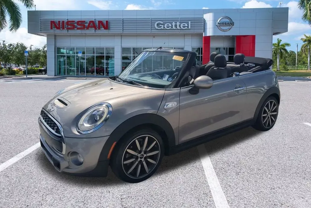 2016 Mini Cooper Convertible S photo 1