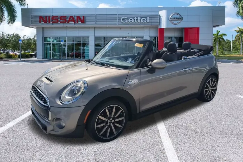 2016 Mini Cooper Convertible S photo 1