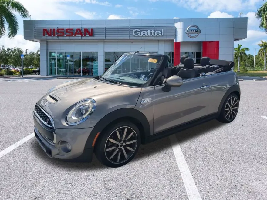 2016 Mini Cooper Convertible S photo 1