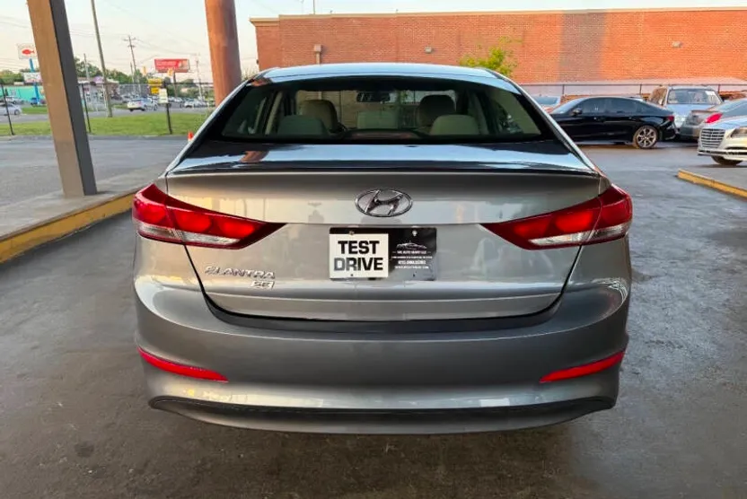 2018 Hyundai Elantra SE photo 1