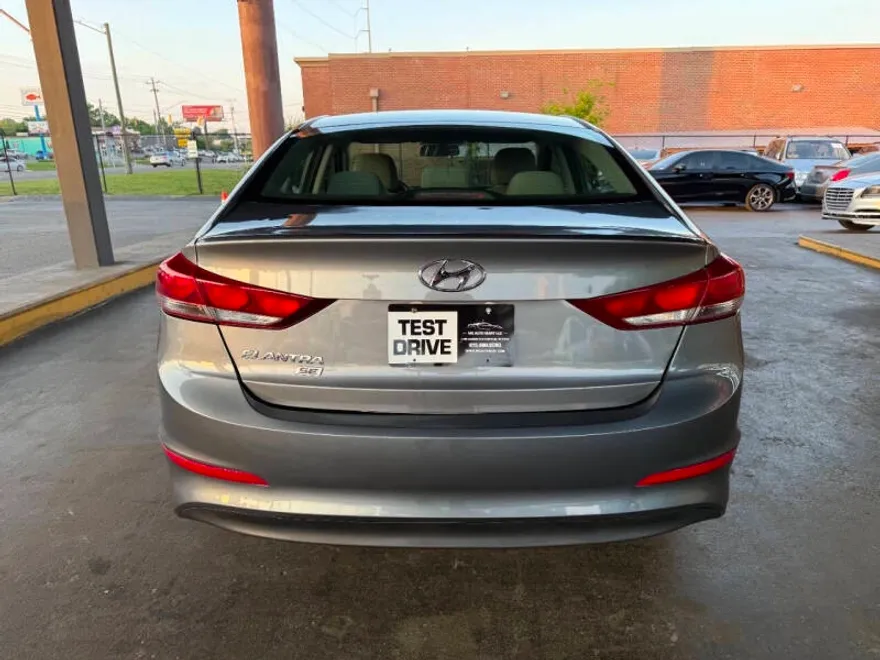 2018 Hyundai Elantra SE photo 1