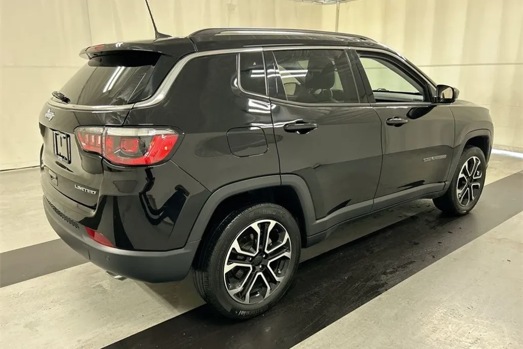 2022 Jeep Compass Limited photo 1