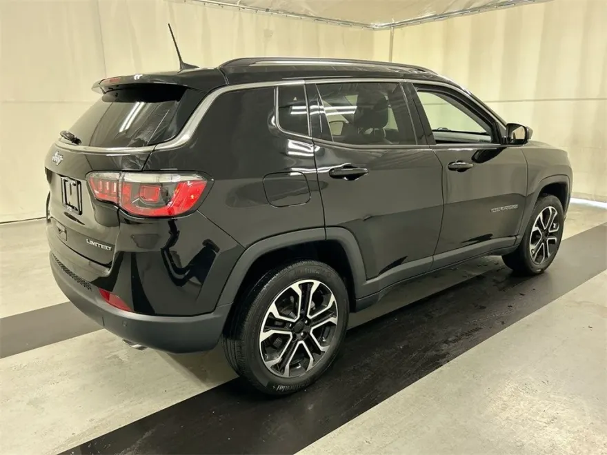 2022 Jeep Compass Limited photo 1