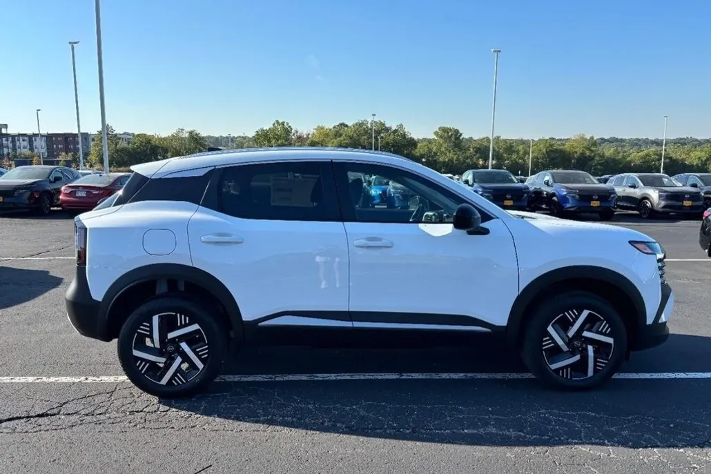 2026 Nissan Kicks SV photo 1