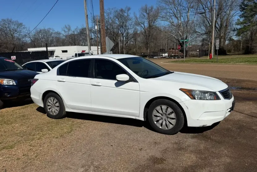 2010 Honda Accord LX photo 1