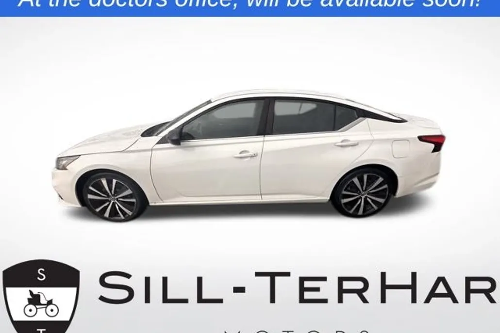 2019 Nissan Altima 2.5 SR photo 1