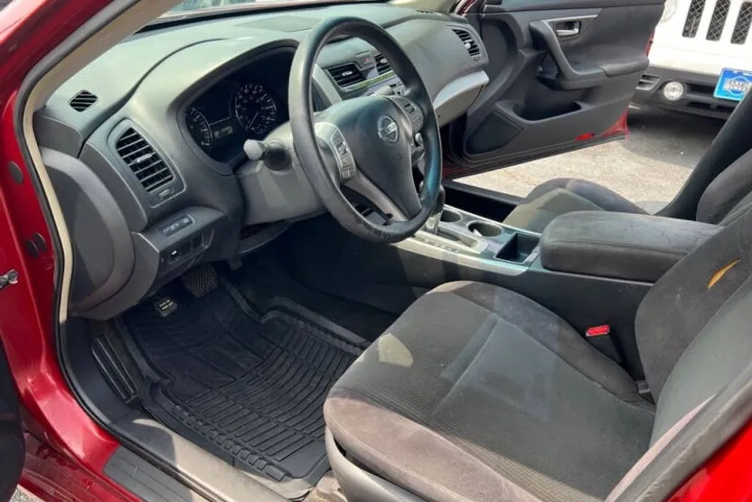 2013 Nissan Altima 2.5 photo 1