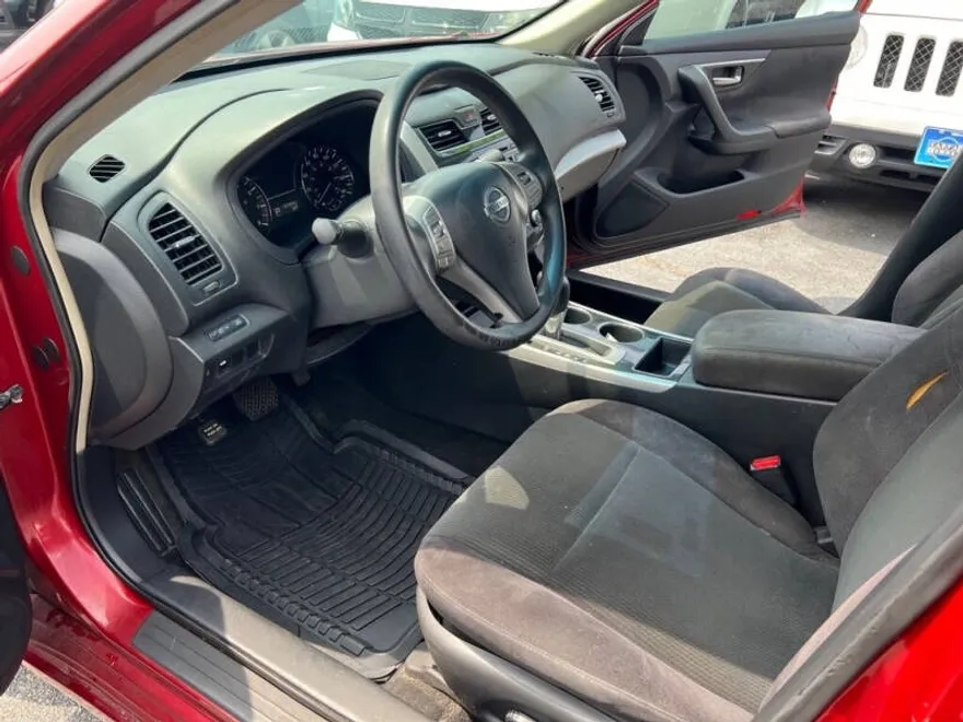 2013 Nissan Altima 2.5 photo 1