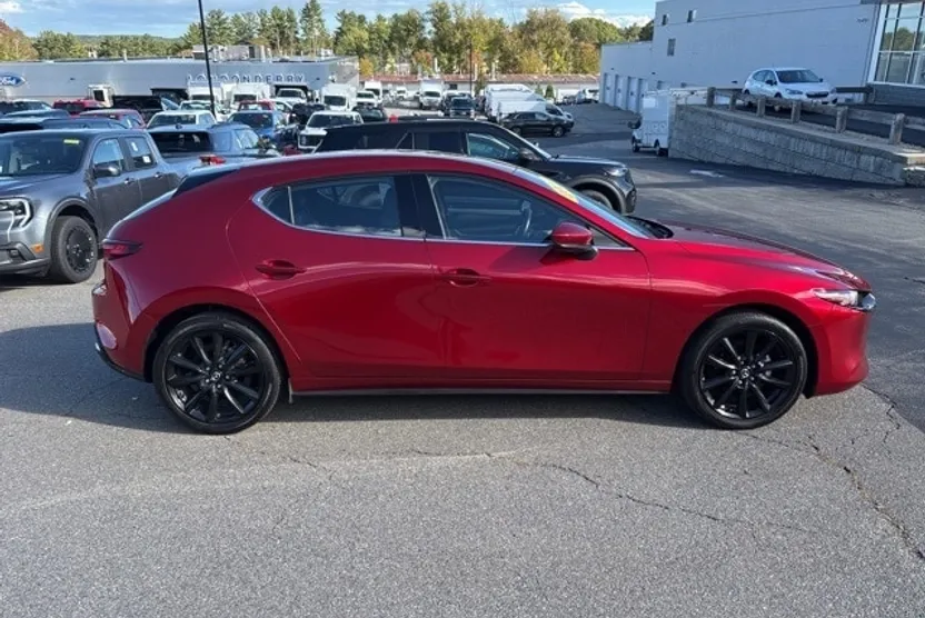 2021 Mazda Mazda3 Premium Hatchback photo 1