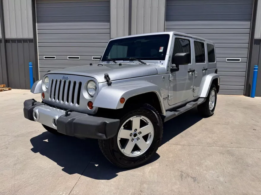 2012 Jeep Wrangler Unlimited Sahara photo 1