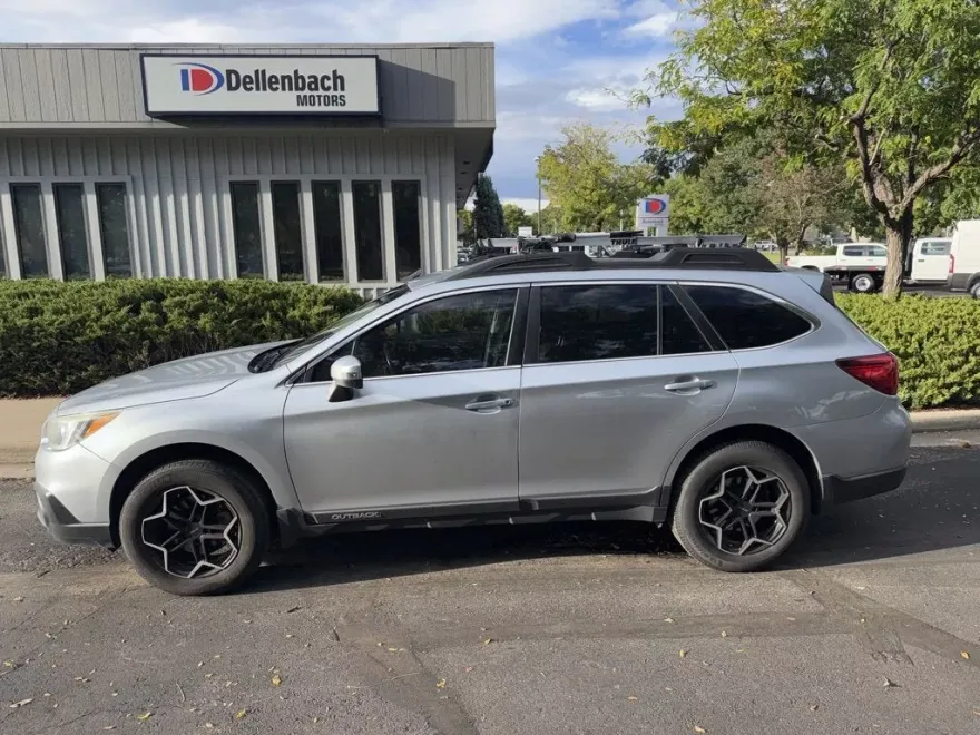 2016 Subaru Outback 2.5i Premium photo 1