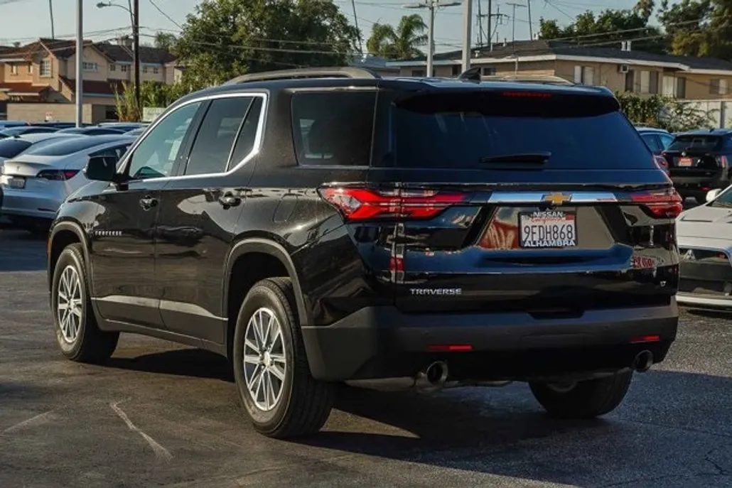 2023 Chevrolet Traverse LS Cloth photo 1
