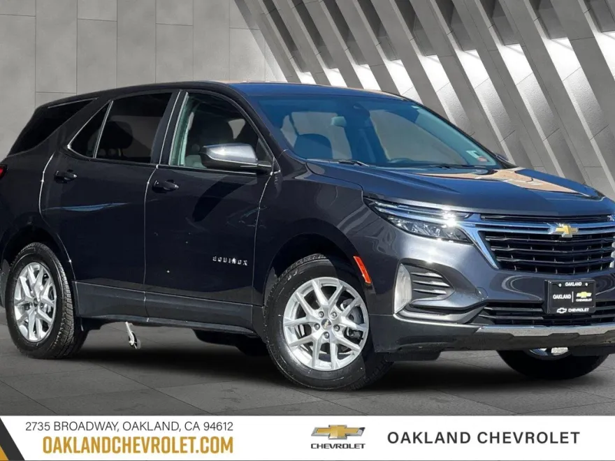 2023 Chevrolet Equinox LT photo 1