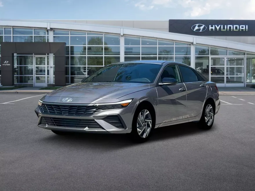 2025 Hyundai Elantra SEL Sport photo 1