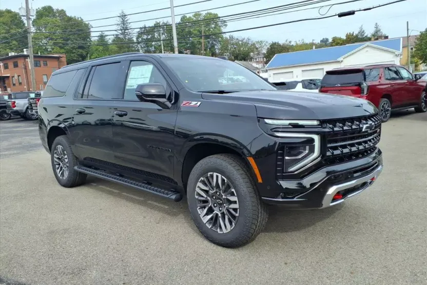 2026 Chevrolet Suburban Z71 photo 1