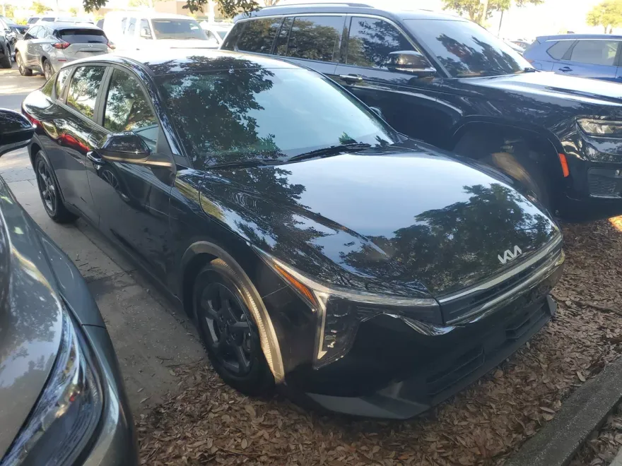 2022 Kia K5 LXS photo 1