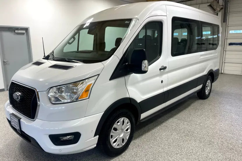 2021 Ford Transit Passenger XLT photo 1