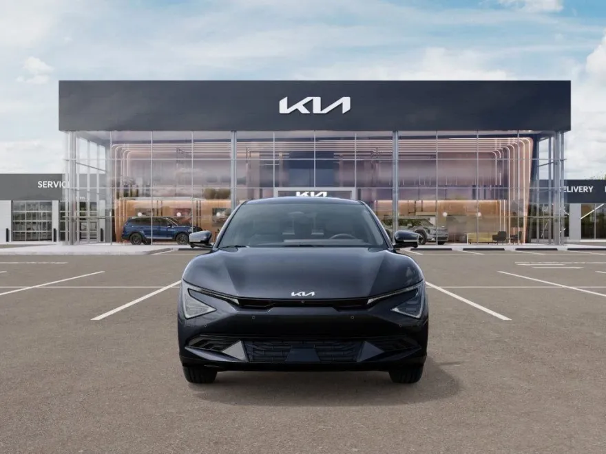 2025 Kia EV6 Wind photo 1