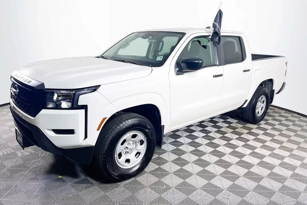 2024 Nissan Frontier S photo 1