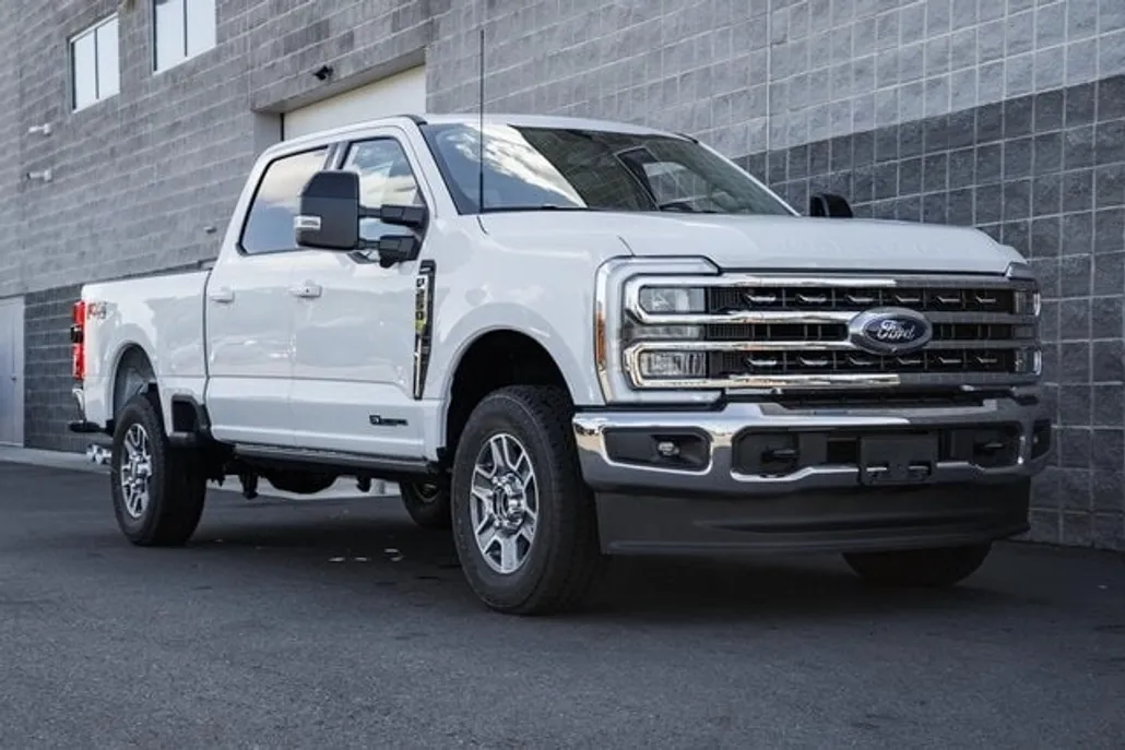 2026 Ford F-250 Lariat photo 1