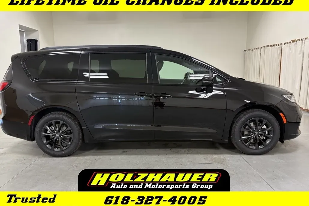 2025 Chrysler Pacifica photo 1