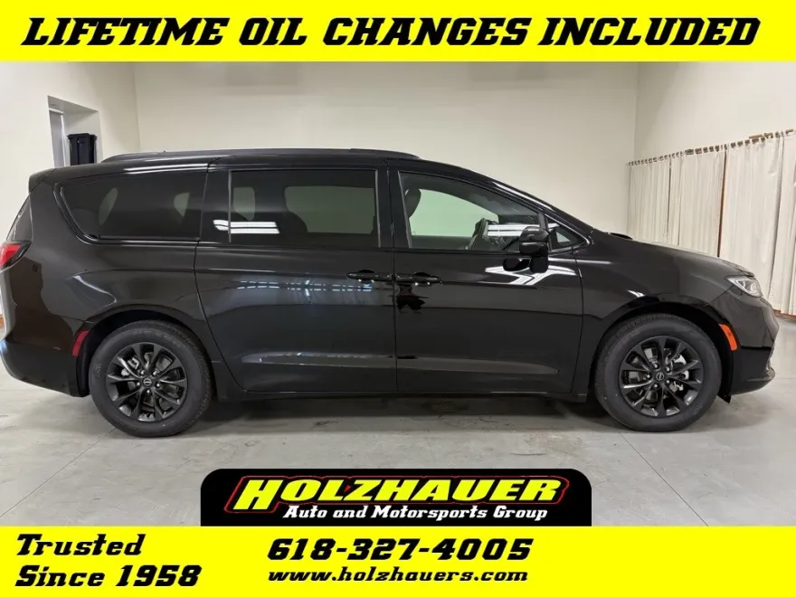 2025 Chrysler Pacifica photo 1